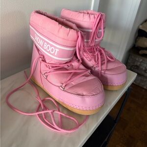 Source Unknown Pink Lace Up Snow Boots